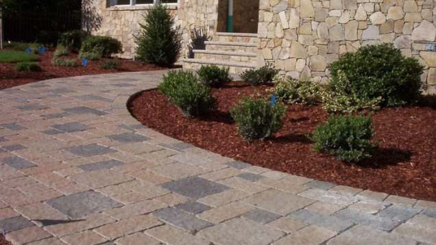 Cranston, RI paver front walkway.