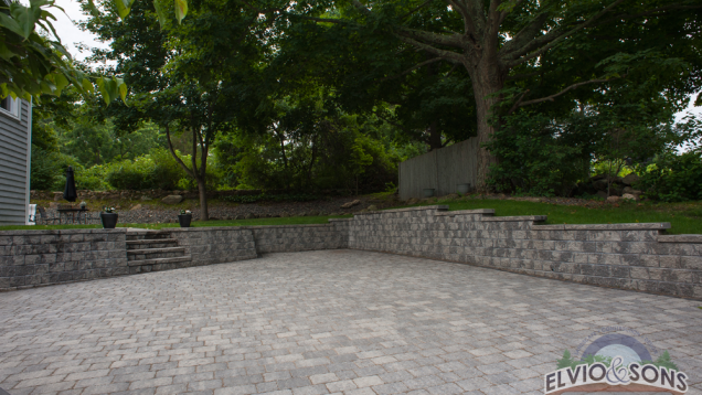 Paver driveway and retaining walls in Hope, RI.