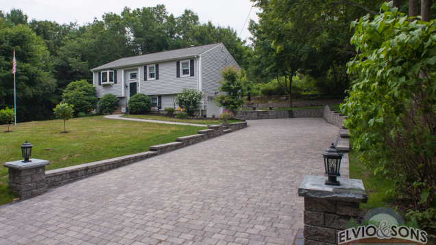 Paver driveway in Hope, RI.